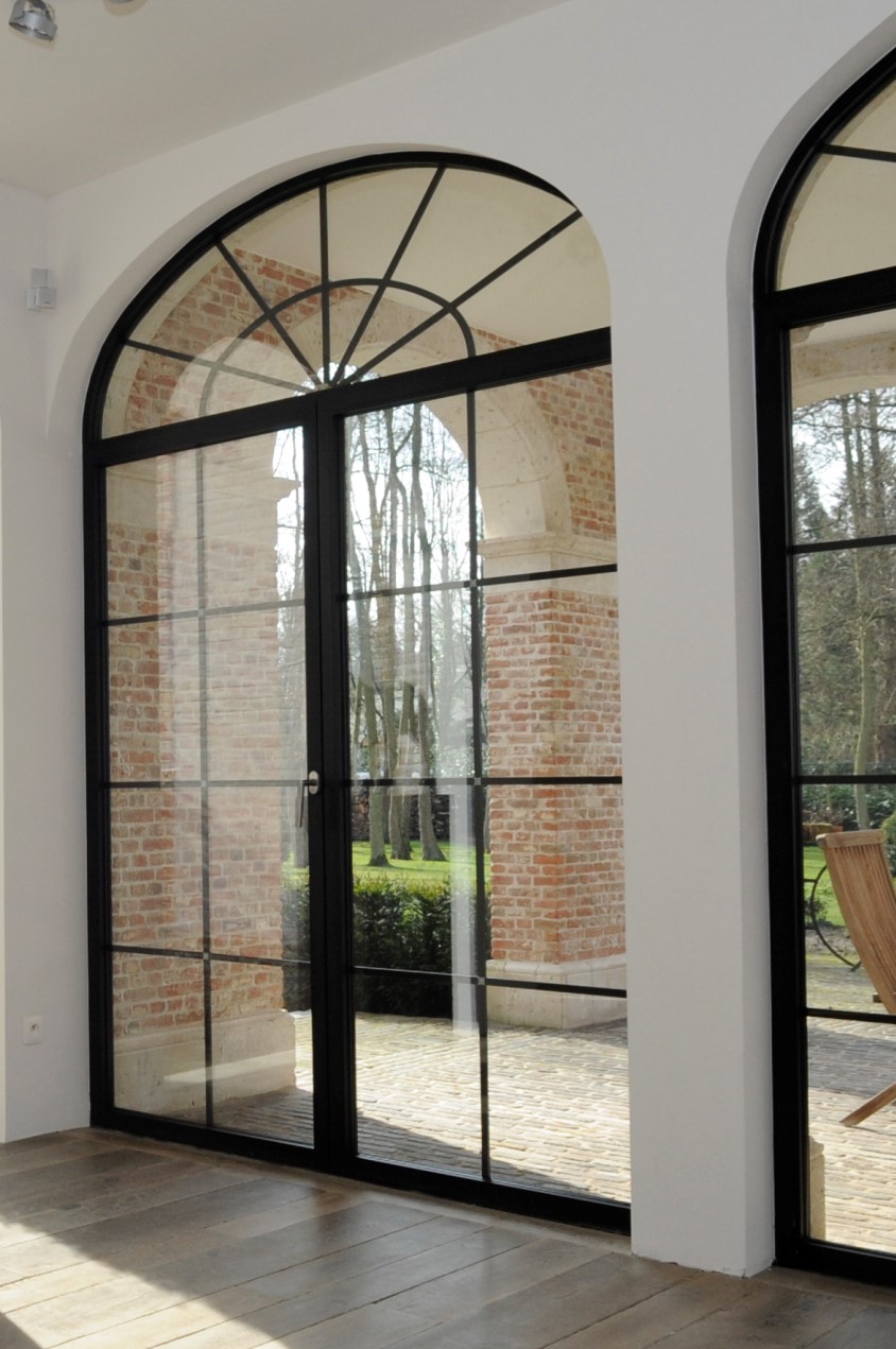 Reynaers zwart steellook aluminium