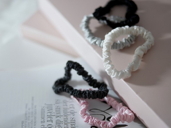 Scrunchie i silke fra MellyMoon – vinn din favoritt!