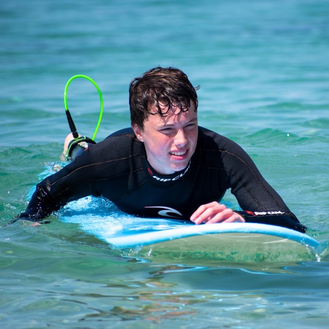 adolescete surf