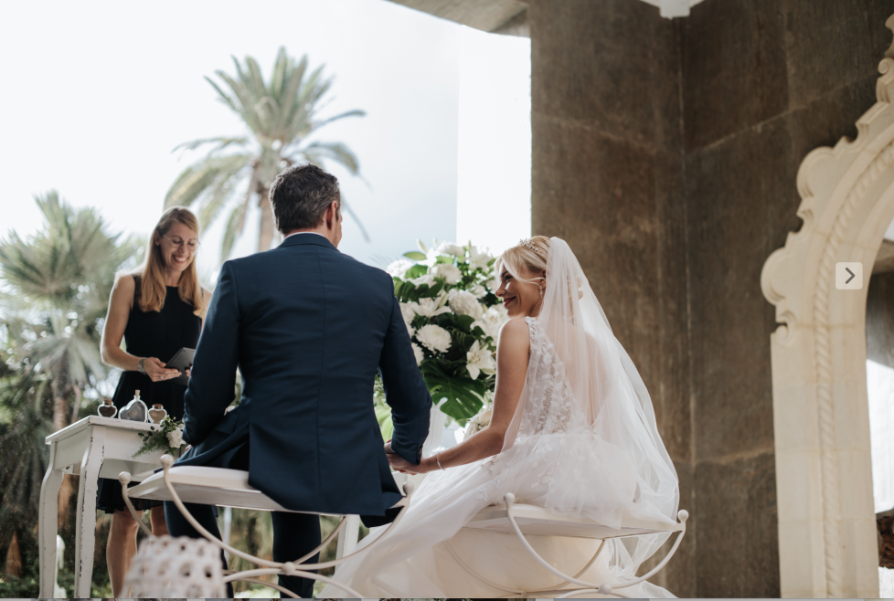 Oficiante de boda bilingüe