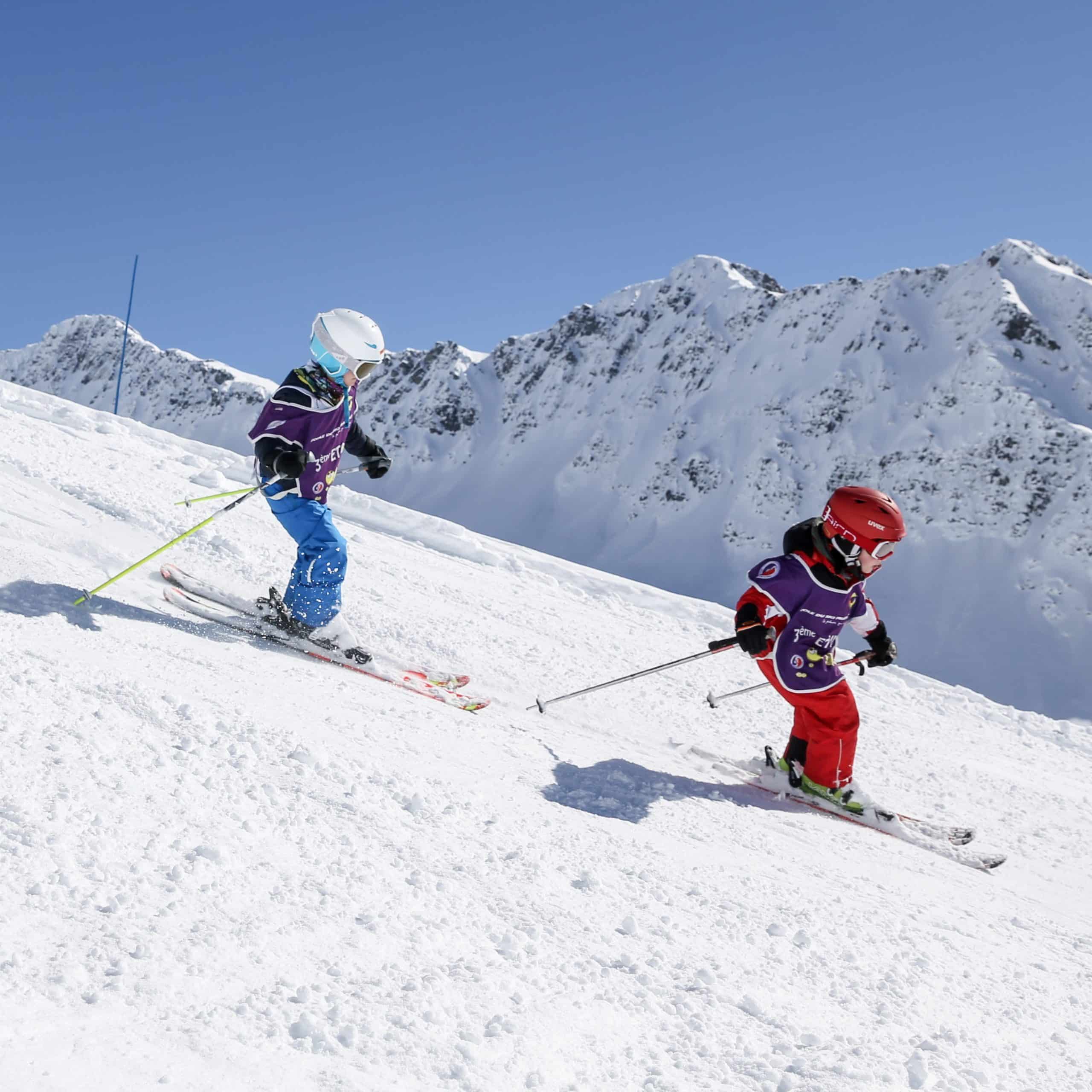 Enfant ski à la tania