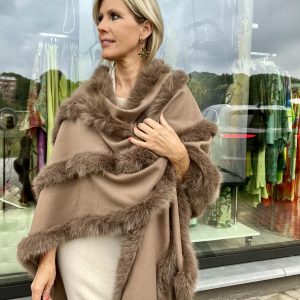 Italie No 270 Cape Poncho Brun