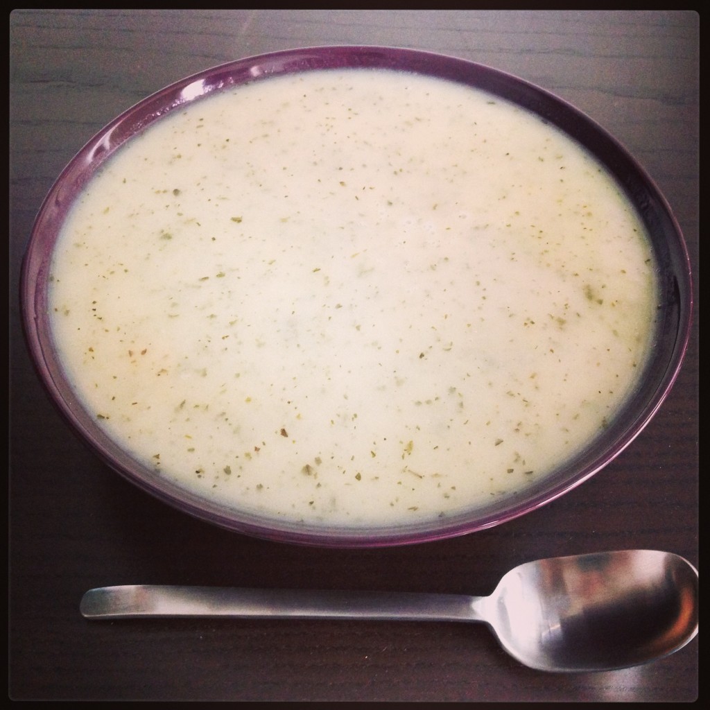 Türkische Joghurtsuppe