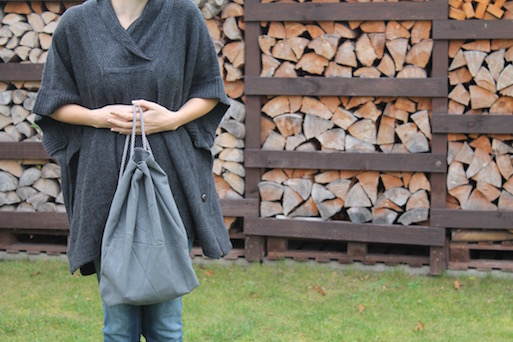 Outfit Poncho Rucksack