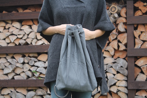 Outfit Poncho Rucksack