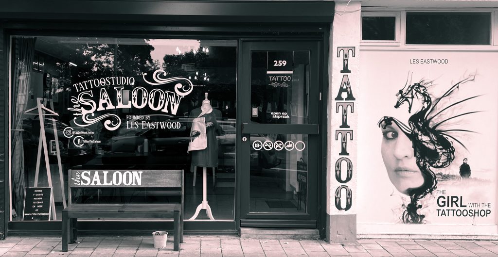 Foto van Tattoostudio The Saloon founded by Les Eastwood. Maak online een afspraak bij Tattoostudio The Saloon, op deze booking pagina kan je de agenda online bekijken en je profiel aanmaken. 