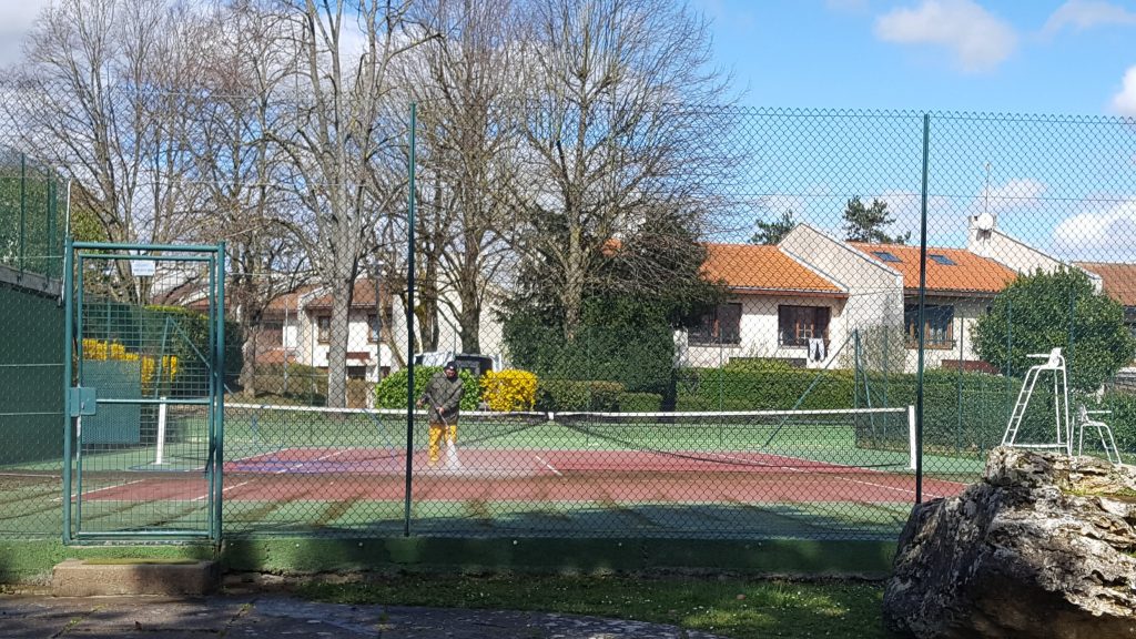 nettoyage-des-cours-tennis-20180405