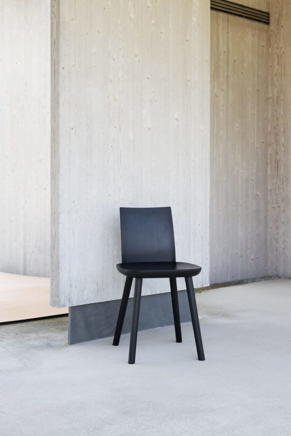 sumi chair ariake white background