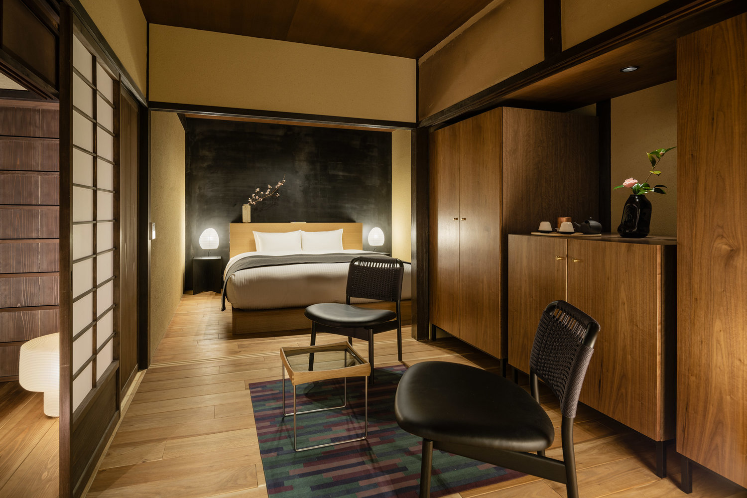 Nazuna Kyoto Gosho Hotel, Ariake, Saga Chair, LES VRAIS