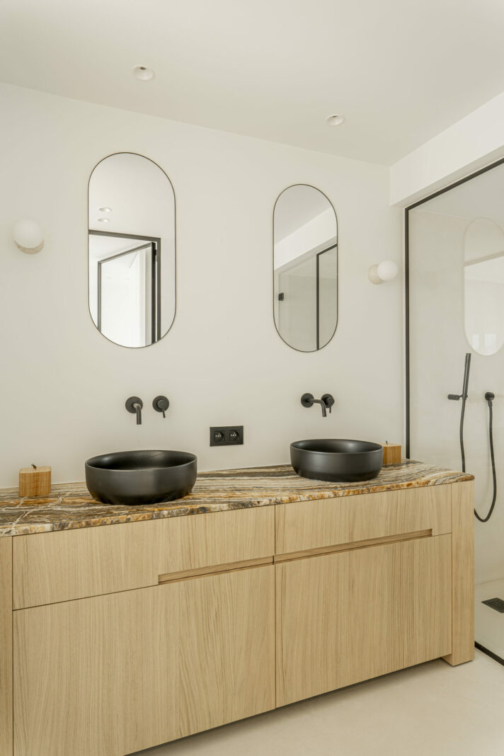 Design furniture with new aspects of craftmanship and materiality. Lighting in the bathroom called Origo