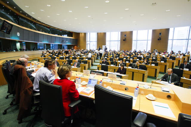 Committee on civil liberties adopts recommendation for an EU roadmap against homophobia