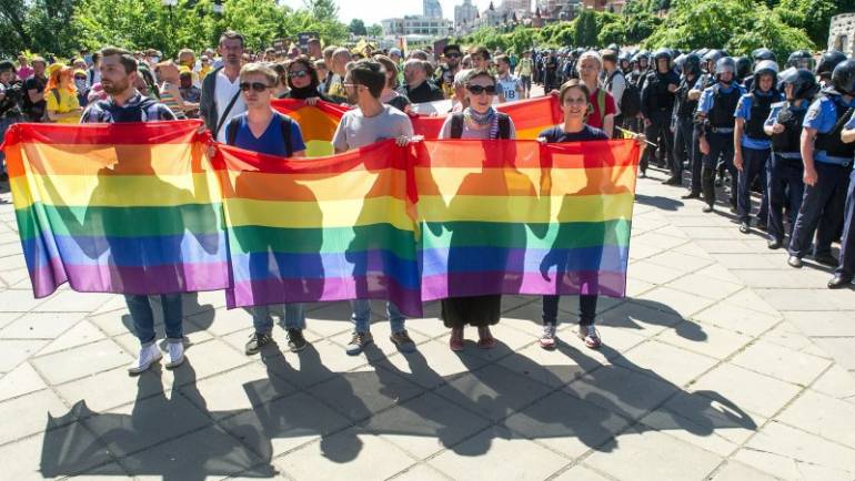 Successful Kiev Pride despite far right attacks