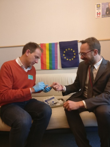MEP gets HIV test, calls for focus on key populations, including MSM and trans people