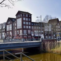 Nieuw-Vennep centrum De Symfonie vanaf de Hoofdweg