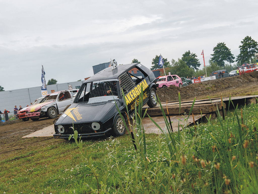 Modder en motoren bij Autocross Haarlemmermeer 2026 - Liefs uit ...