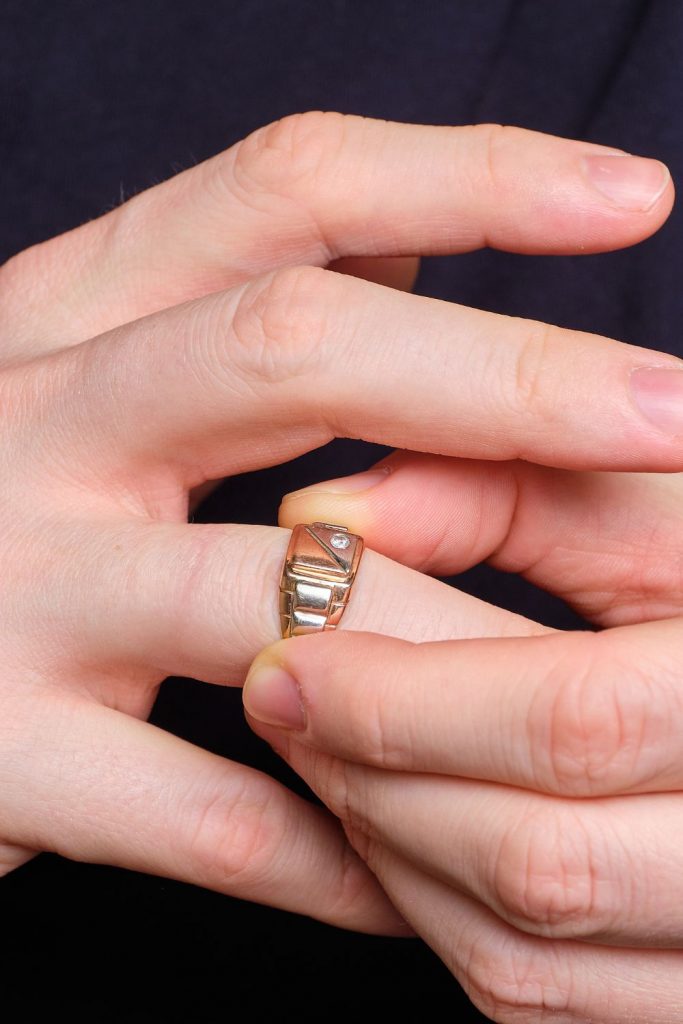 when your husband stops wearing his wedding ring: things it means