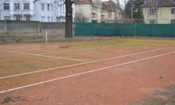 Tennisplatz vor Sanierung