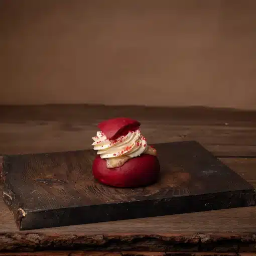 Red velvet Semla