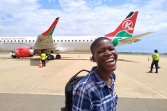 2019-10-Patentochter Melvine auf dem Überraschungsflug nach Hause nach Nyakwa