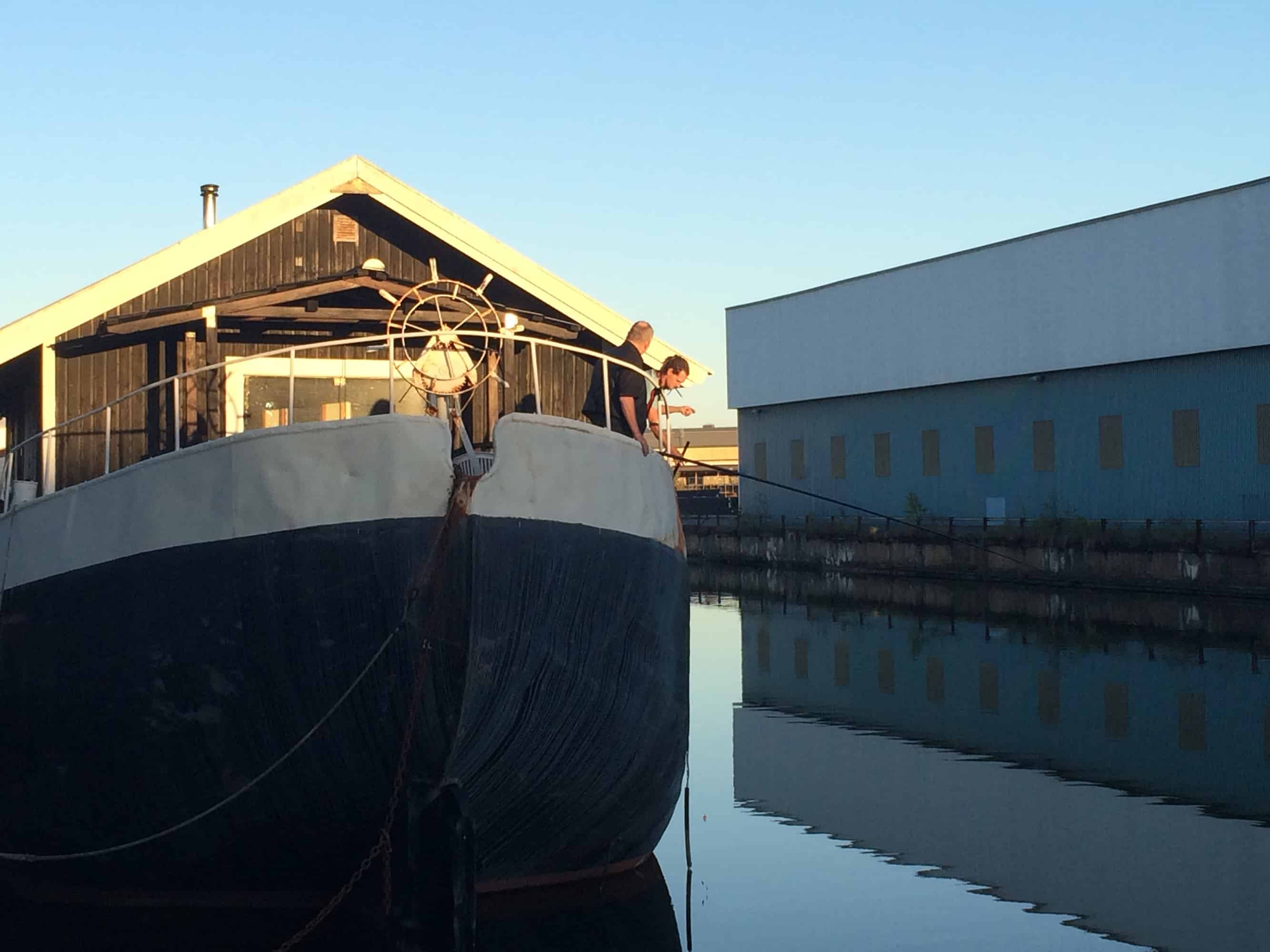 Björn and Mike aer fishing from the stern