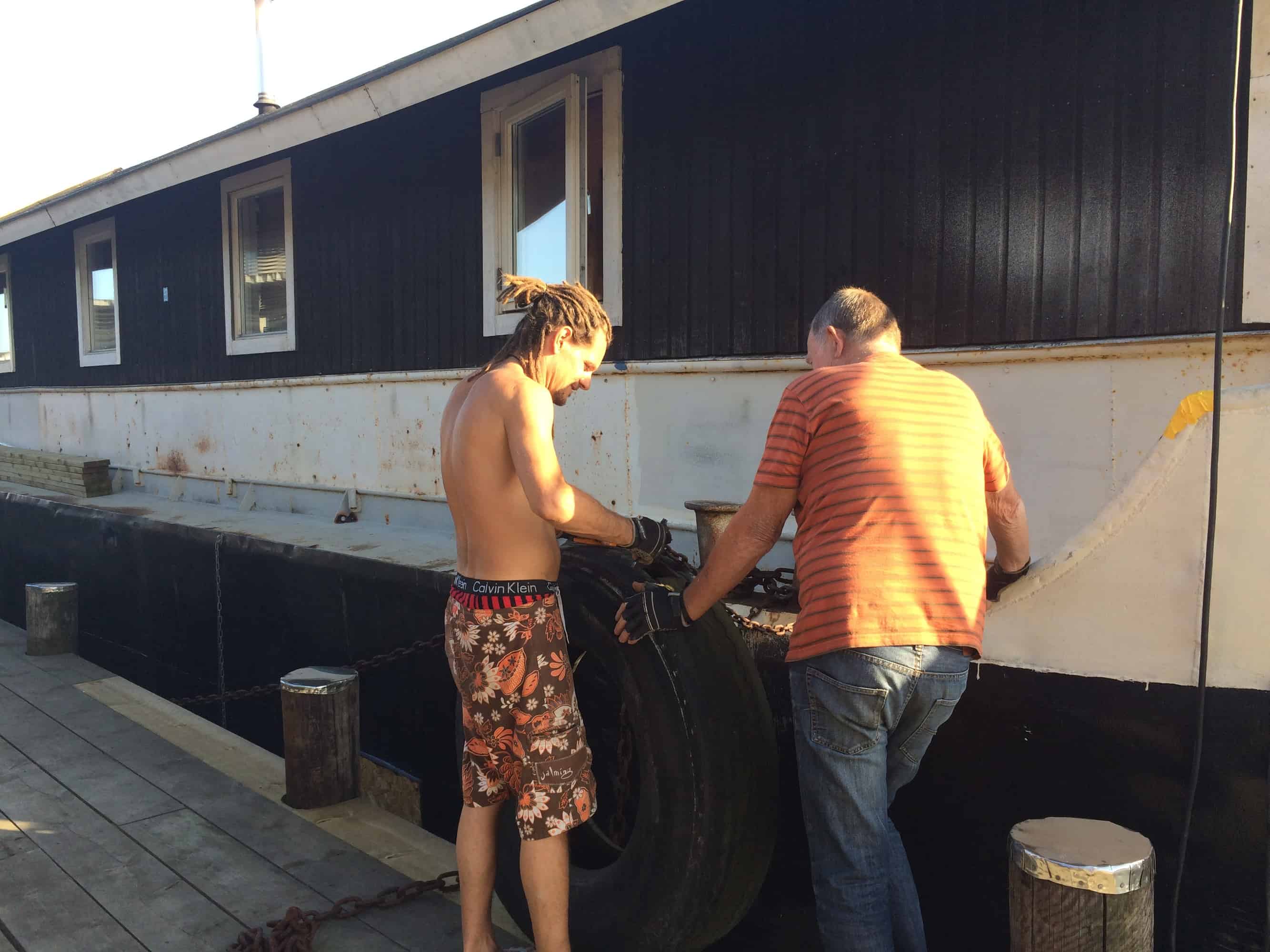 Mike and Björn are removing the old tire-fender