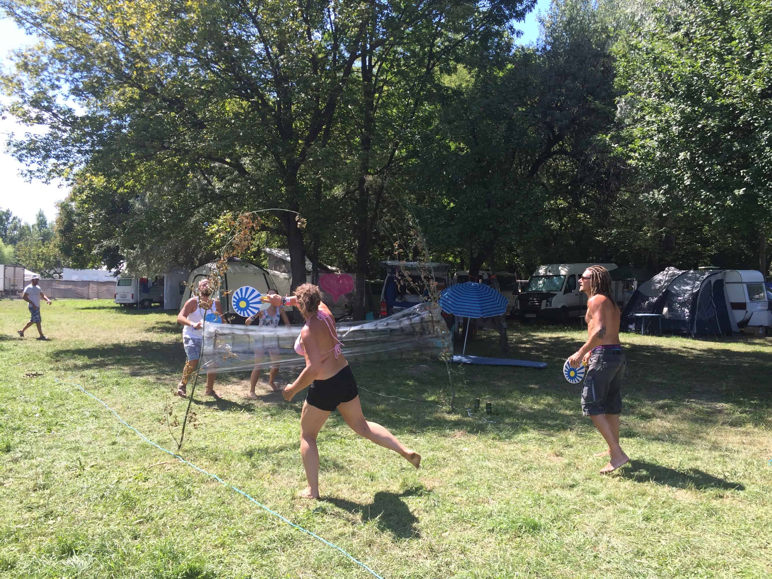 Beach tennis game