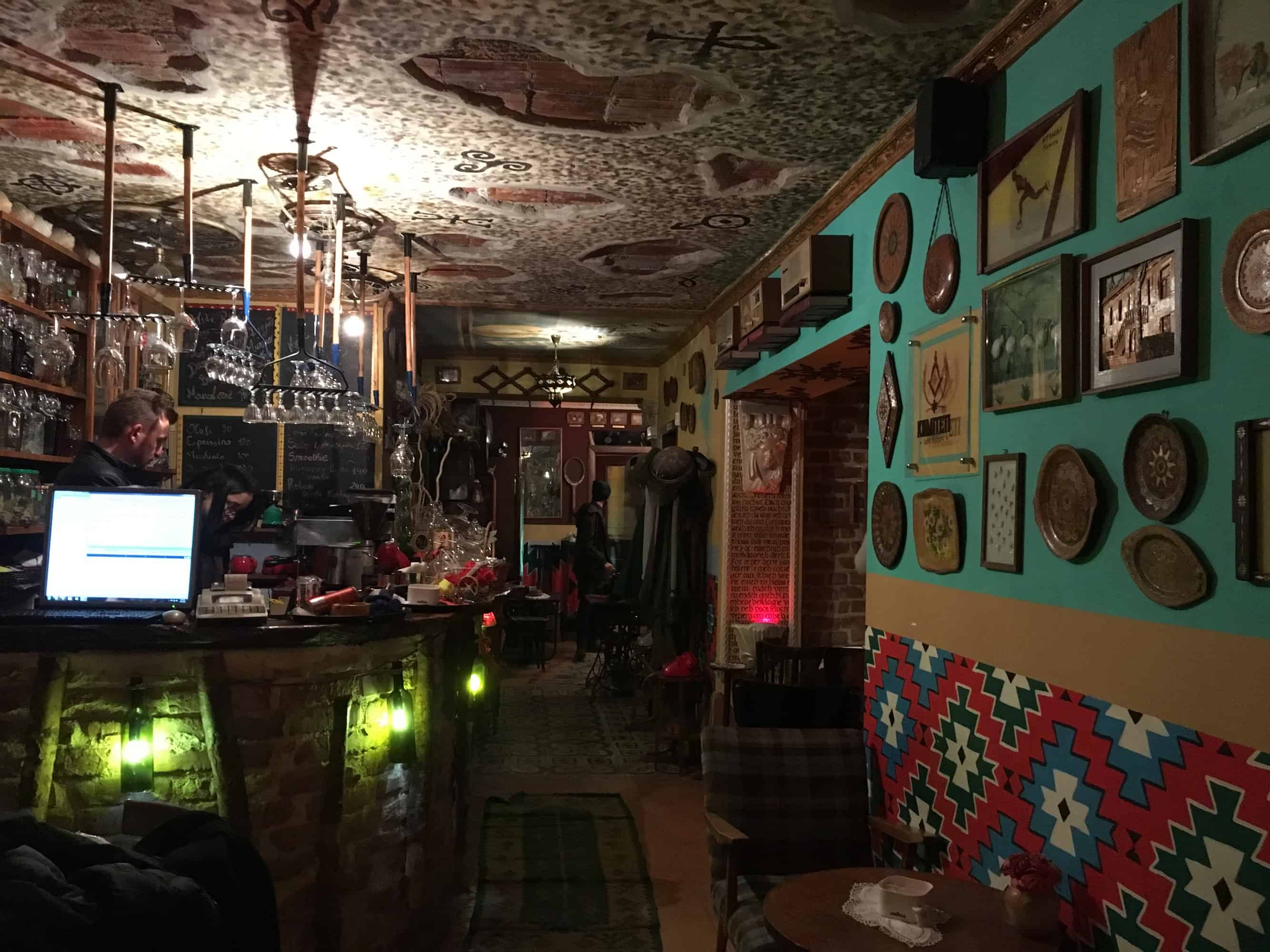 Inside Kafé Komiteti