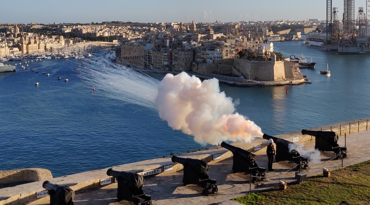 A perfect photo of the salute