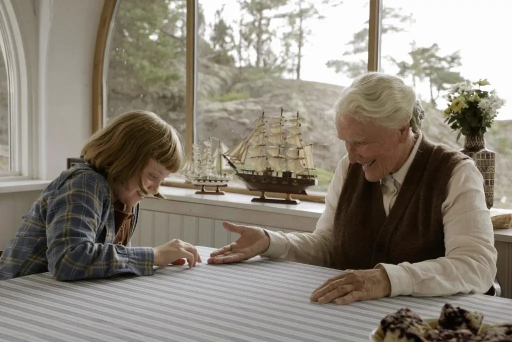 Sophia (Emily Matthews) and grandma (Glenn Close).