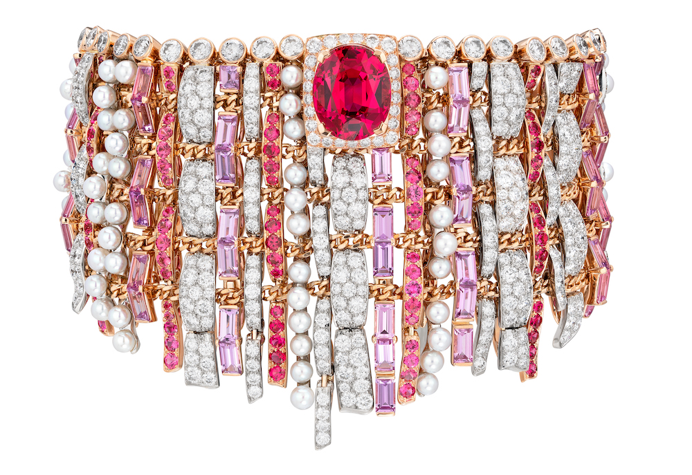 CHANEL Haute Joaillerie - Bracelet TWEED COUTURE en or rose, platine, saphirs roses, diamants, spinelles, serti d'un spinelle taille ovale de 6,72 carats.jpg