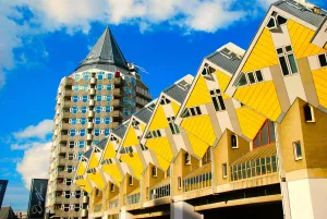 Cube-Houses-افضل-الاماكن-السياحية-في-هولندا-scaled