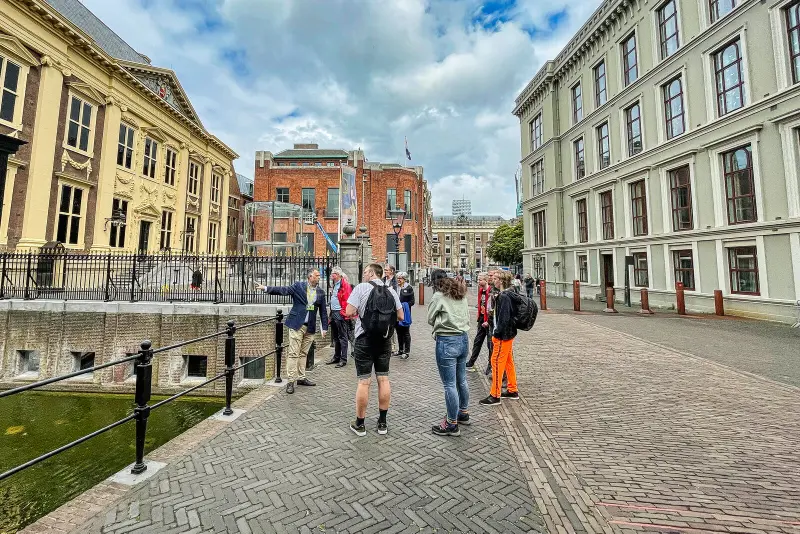مرشد سياحي عربي في هولندا