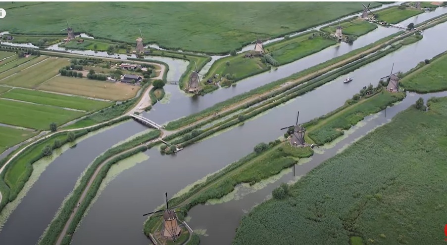 جولة سياحية في طواحين الهواء كيندرديك- Kinderdijk