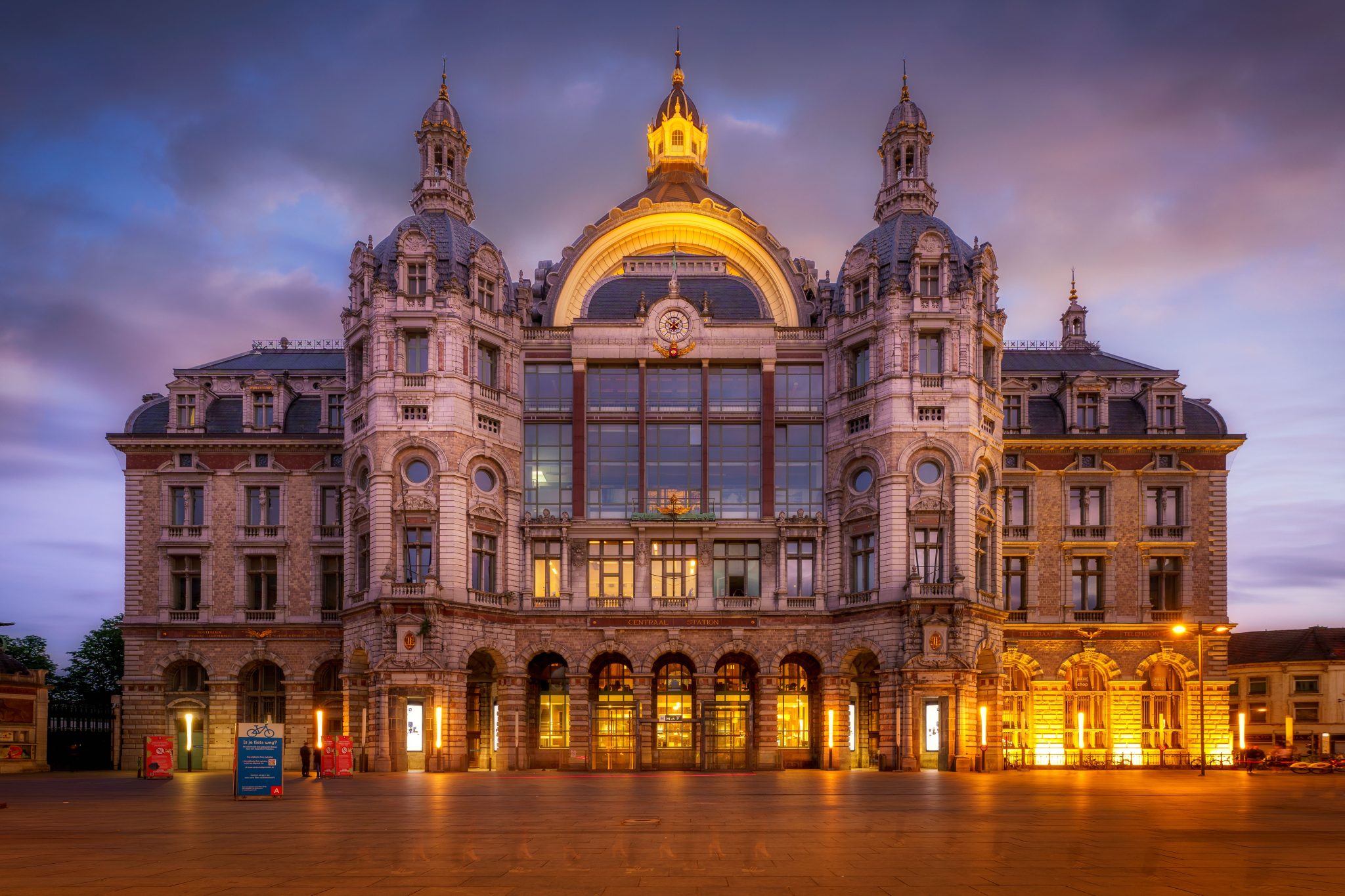 Belgium Heritage Tours with Private Driver & City Tour Guide