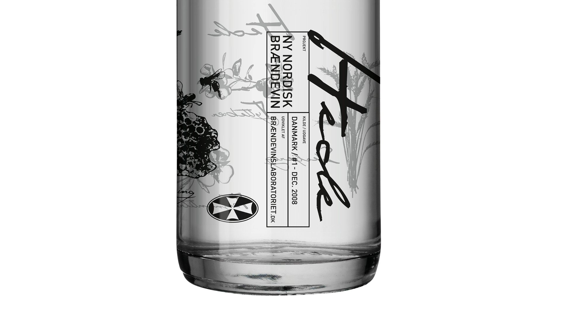 Pernod Ricard Nordic label design to 'Ny Nordisk brændevin' by LOOP Associates
