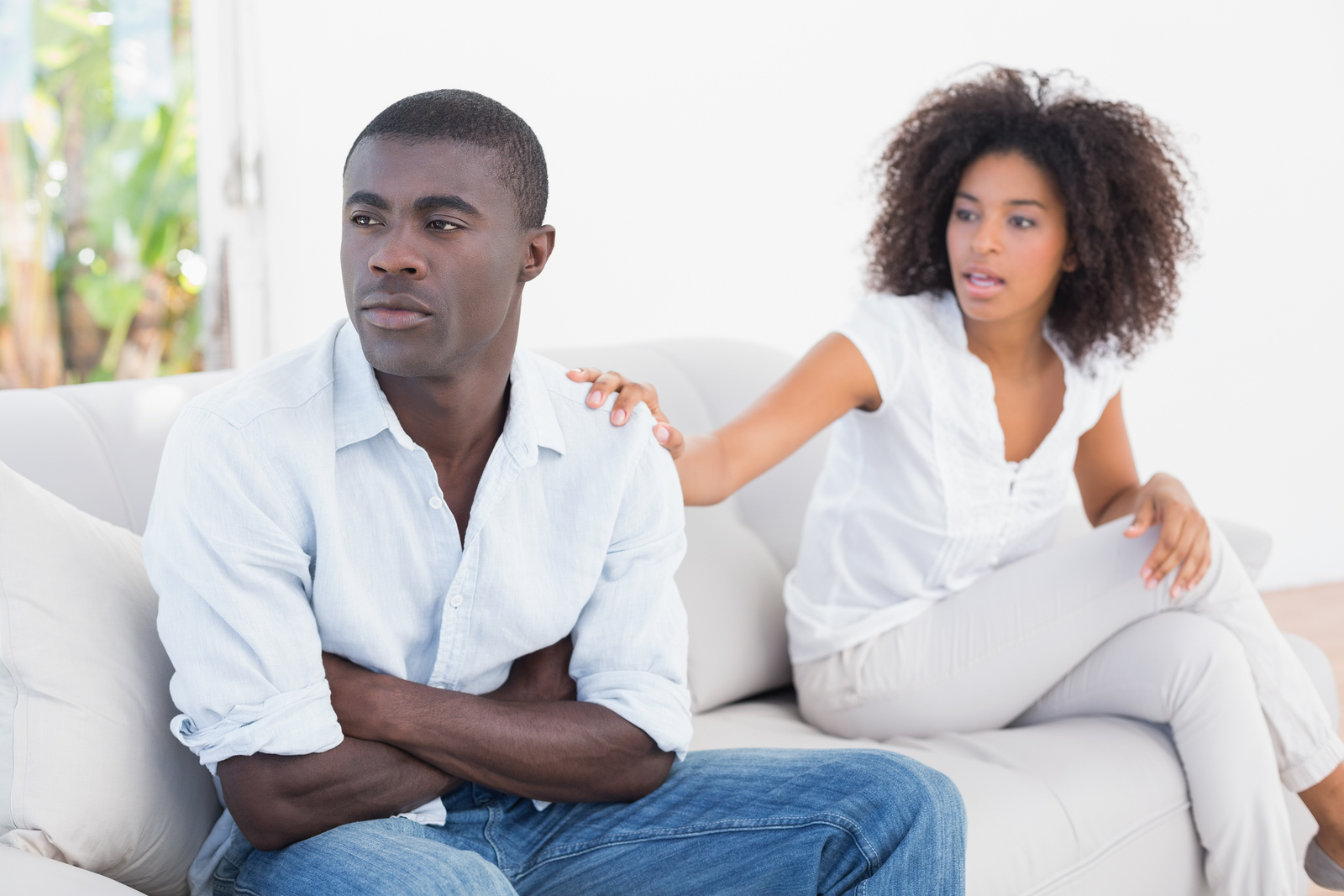 7 Signs He Is In A Relationship With You, But Not For Love