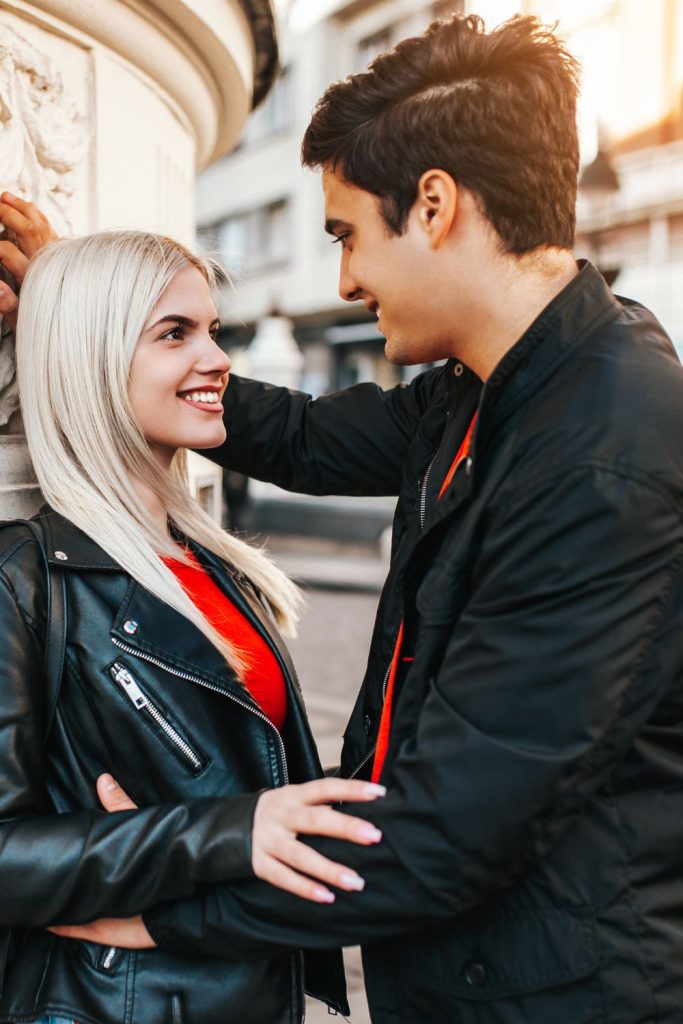 9 Non-verbal Ways He is Telling You He Loves You