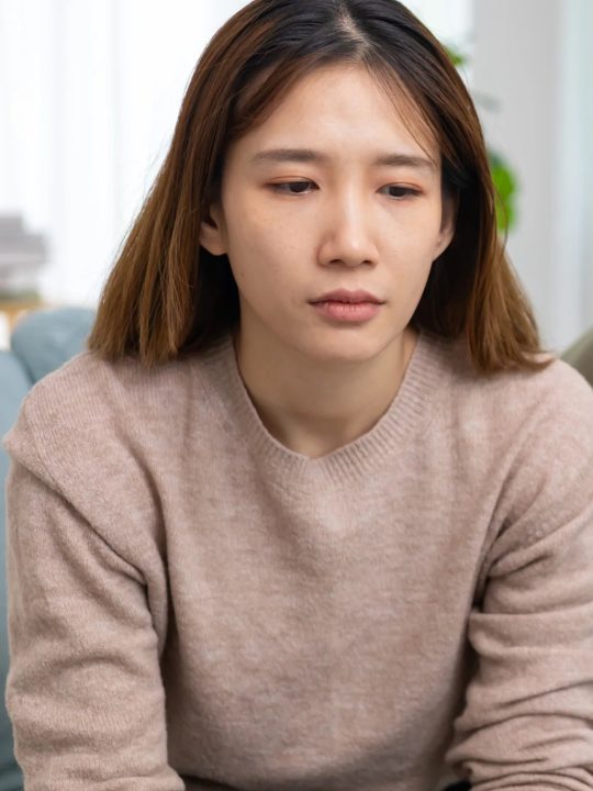 8 Signs He&rsquo;s Using You to Get Over Someone Else