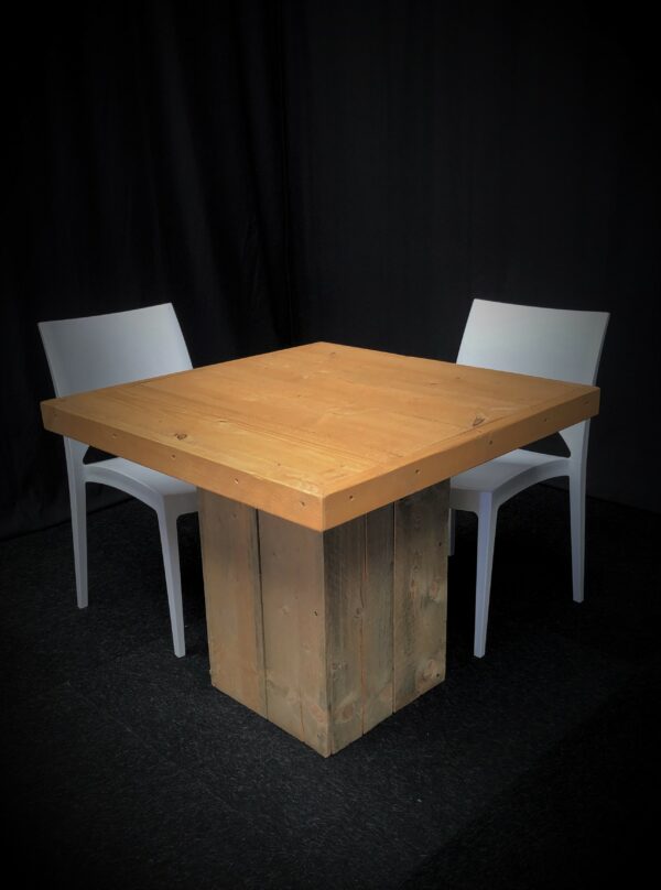 Tafel-LEEDS-Steigerhout-Bruin-Blad-Lydison-Verhuur