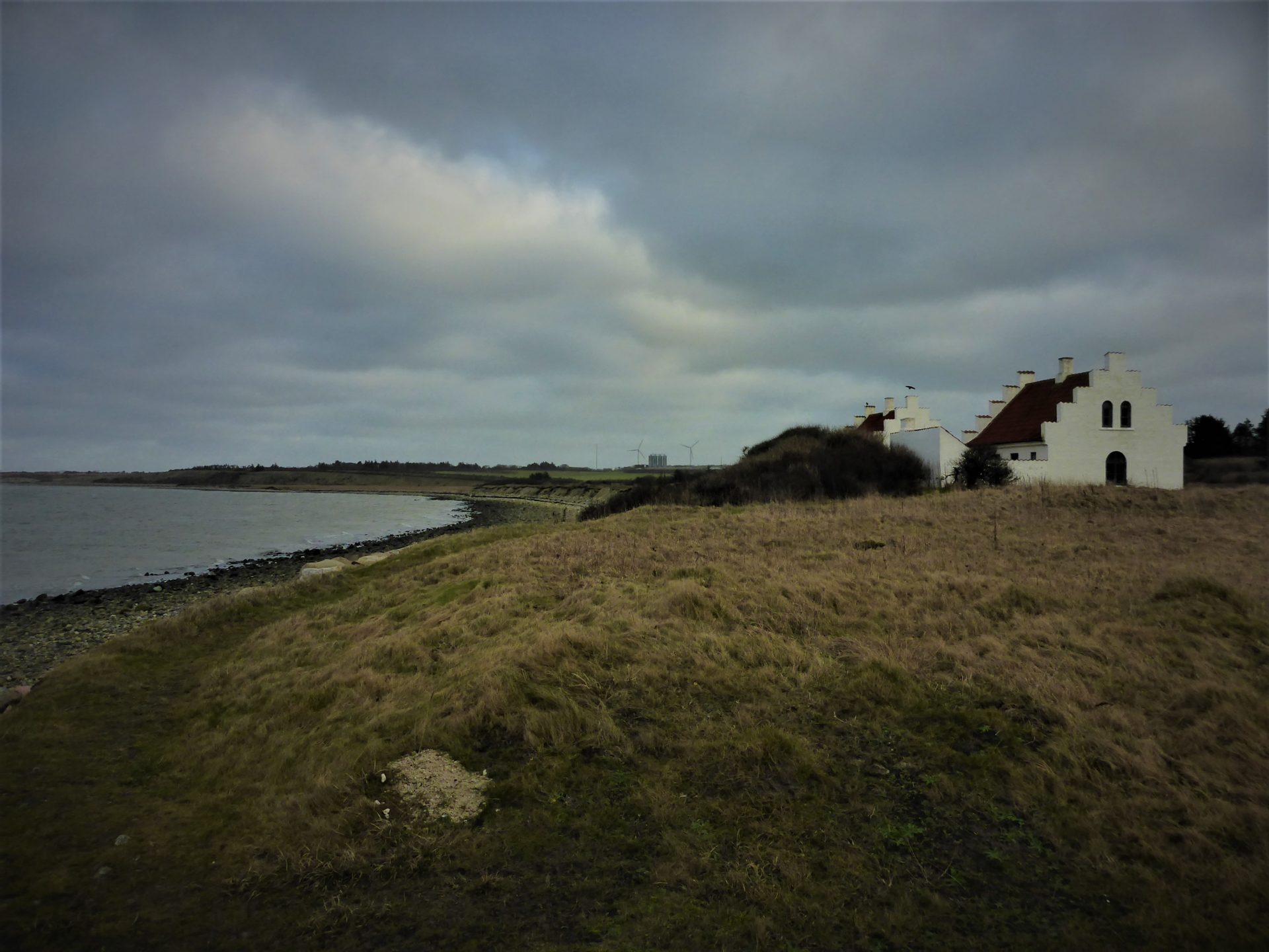 Lendrup Strand er en god plads til lystfiskeri efter havørred i Limfjorden.