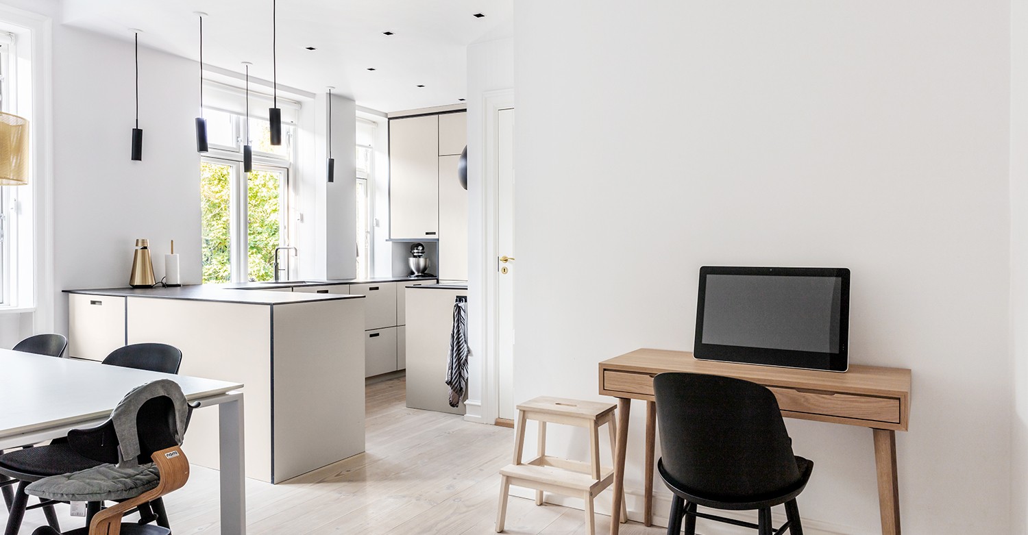 Totalrenovering af lejlighed på Frederiksberg, køkken-alrum med hjemmearbejdsplads