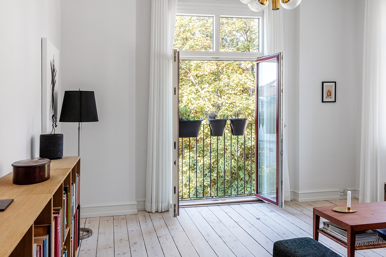 Ny fransk altan i stuen, nyrenoveret lejlighed på Frederiksberg