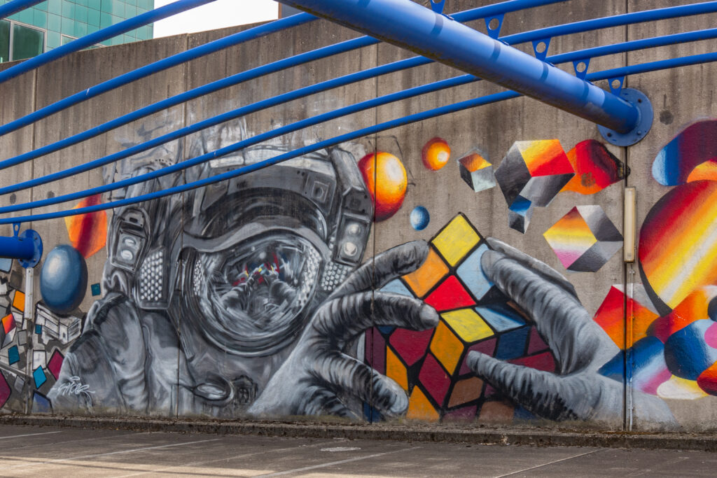 In 2018 werd THSA benaderd door de European Space Agency (ESA) om mee te denken om met street art meer aandacht te genereren voor ‘space 
exploration’ bij een jongere generatie. Dat leidde tot een 
eendaagse wedstrijd met als thema de verkenning van de 
kosmos. Shane Sutton, uit Ierland, wist uiteindelijk de jury het 
meest te imponeren.