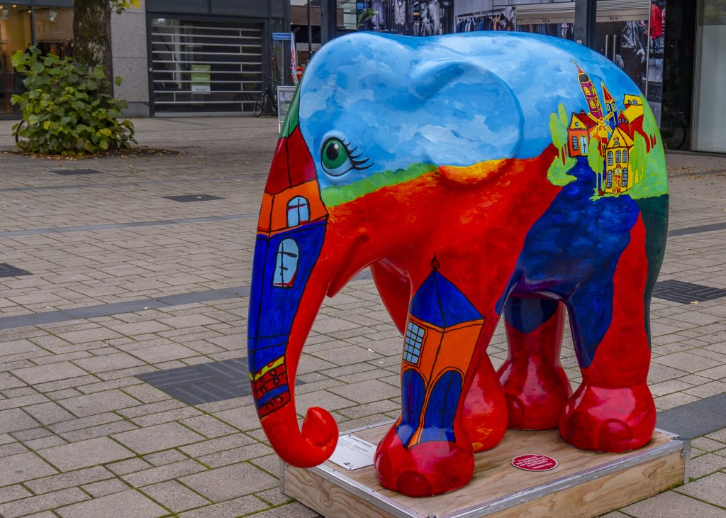 OOTMARSUM OLIFANT
- René Leuveld
Deze olifant is geïnspireerd op de prachtige stad Ootmarsum, 'City of Art', Nederland.