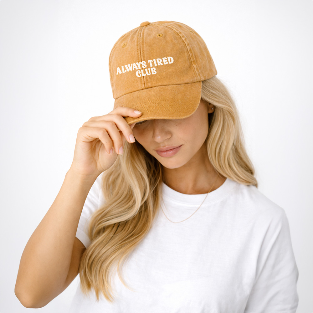 always tired club pet, always tired cap, moe maar stijlvolle pet, funny quote pet, statement cap dames, trendy quote cap, casual streetwear pet, grappige tekst pet, cadeau voor haar, lifestyle cap, fashion cap met tekst, instagram pet, comfy baseball cap, unisex pet met tekst, ma casquette pet
