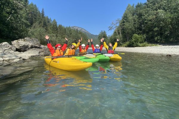 beginners whitewater kayak course