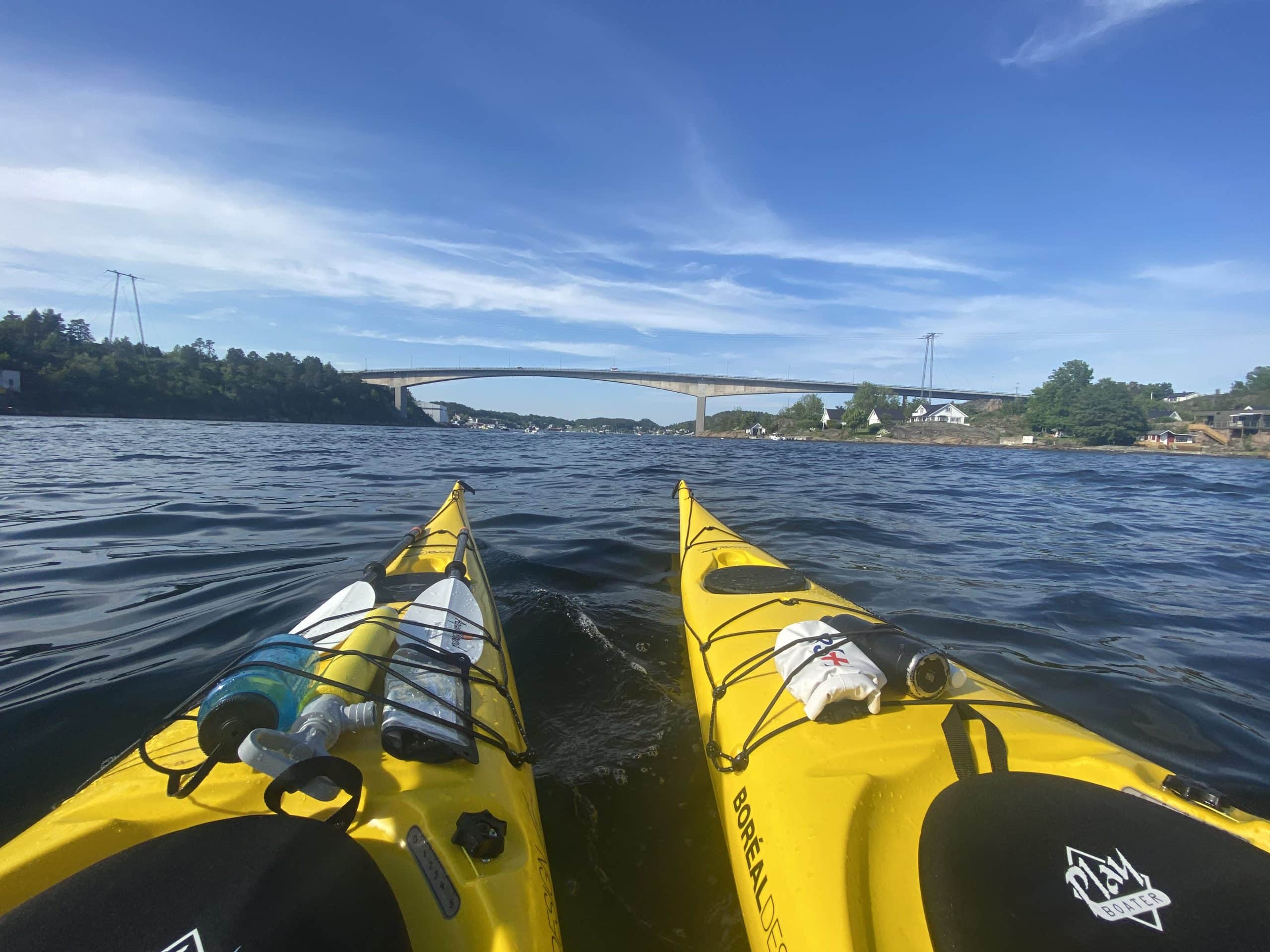 paddling under bridge at nøtterøy