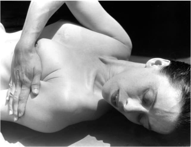 Nude Photography
Martha Graham
Imogen Cunningham 