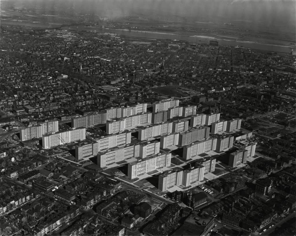 controversial Pruitt-Igoe housing