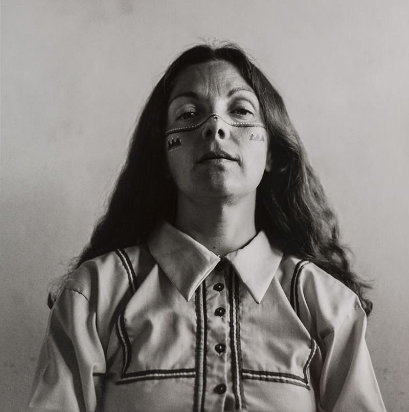 Graciela Iturbide, Autorretrato como Seri (Self-Portrait as Seri), Sonoran Desert, 1979